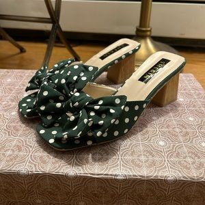 Green and while polka dot kitten heels size 6.5
